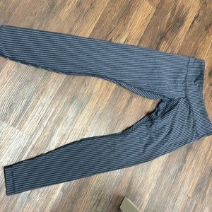 Women’s Lululemon size 8 leggings